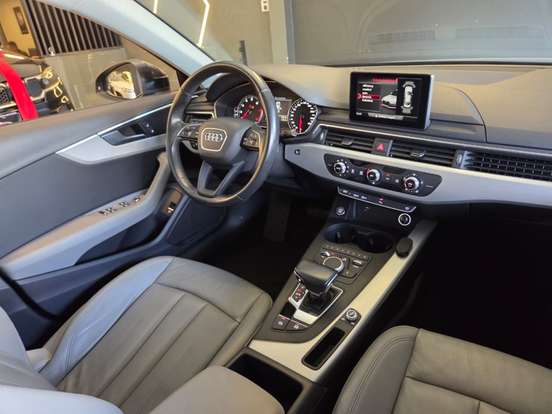 AUDI-A4-2019