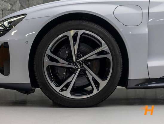 AUDI-E-TRON GT-2023