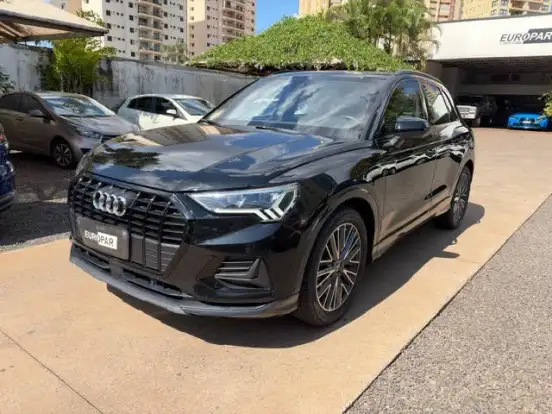 AUDI-Q3-2021
