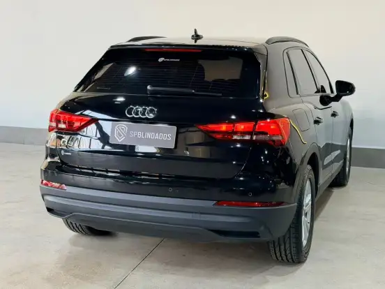 AUDI-Q3-2021