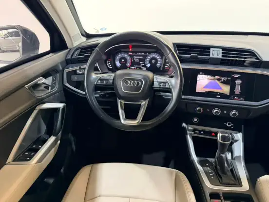 AUDI-Q3-2021