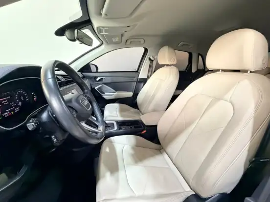 AUDI-Q3-2021