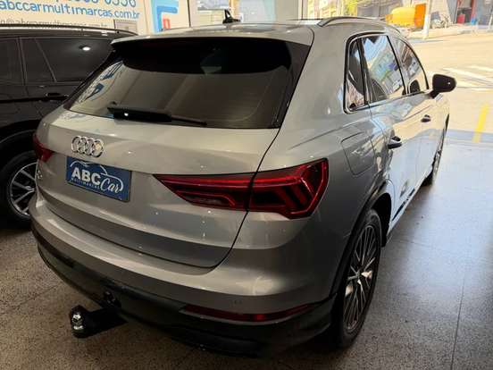 AUDI-Q3-2020
