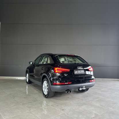 AUDI-Q3-2017