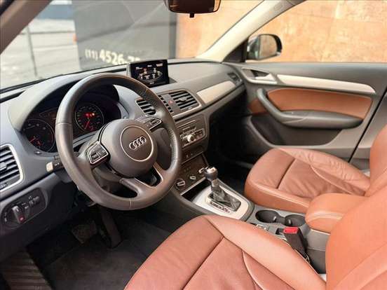 AUDI-Q3-2018