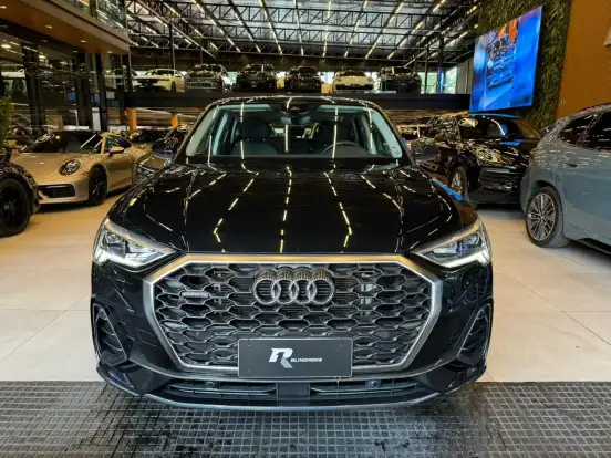 AUDI-Q3-2024