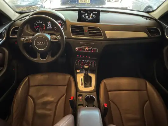 AUDI-Q3-2018