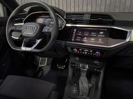 AUDI-Q3-2023