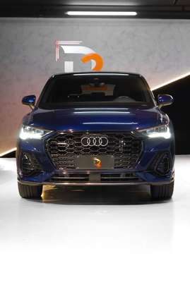 AUDI-Q3-2022