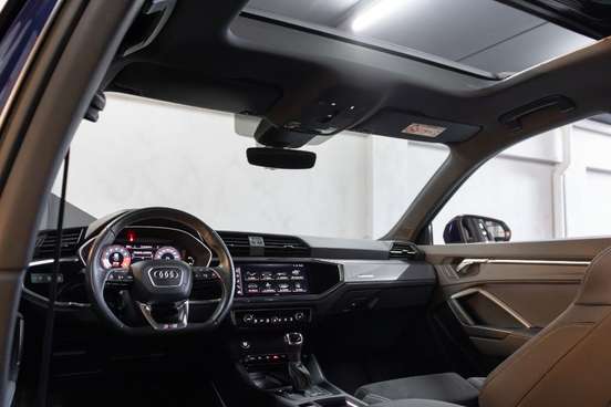 AUDI-Q3-2022