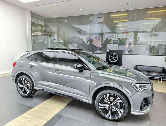 AUDI-Q3-2024