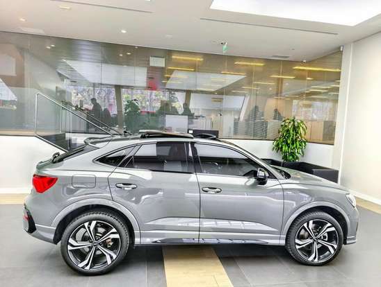 AUDI-Q3-2024