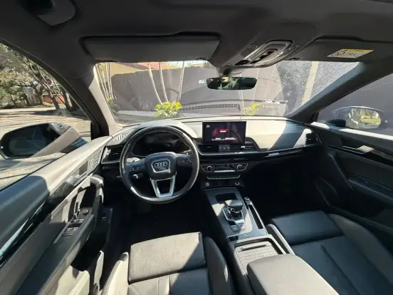 AUDI-Q5-2022