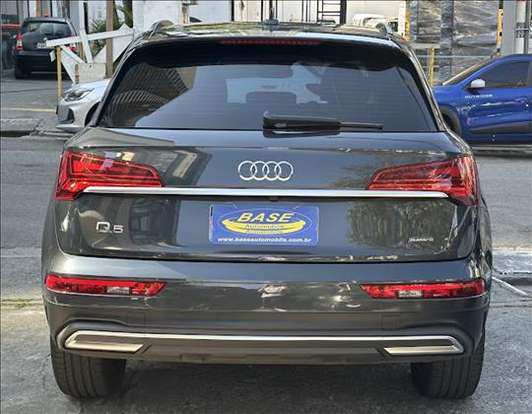 AUDI-Q5-2022