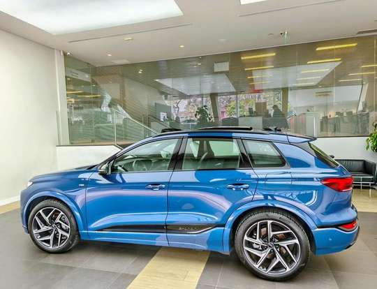 AUDI-Q6 E-TRON-2025