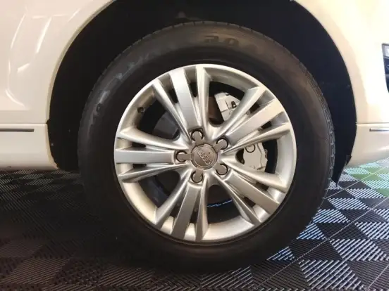 AUDI-Q7-2011