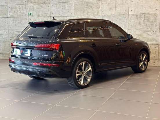 AUDI-Q7-3.0 55 TFSI GASOLINA PERFORMANCE BLACK QUATTRO TIPTRONIC AUDI-Q7-2022