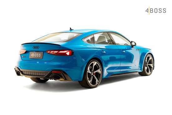 AUDI-RS5-2021