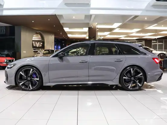 AUDI-RS6-2022