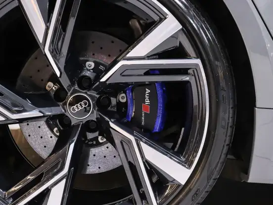 AUDI-RS6-2022