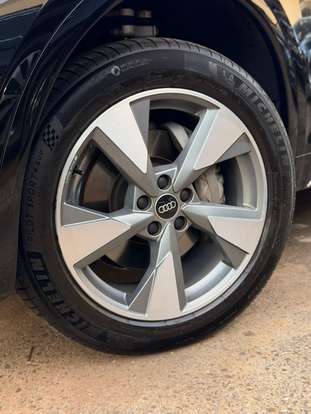 AUDI-Q5-2023
