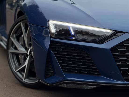 AUDI-R8-2020