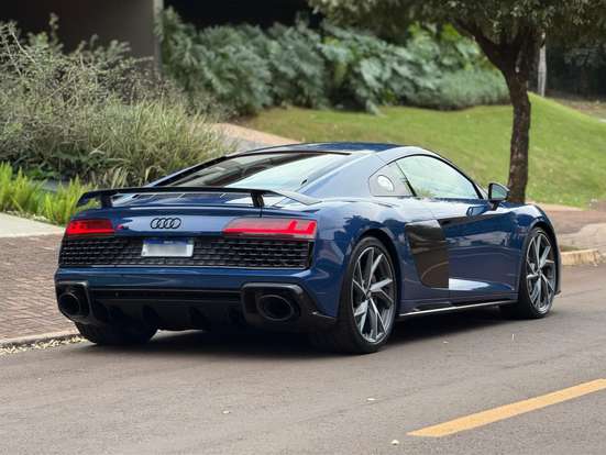 AUDI-R8-2020