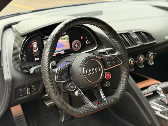 AUDI-R8-2020