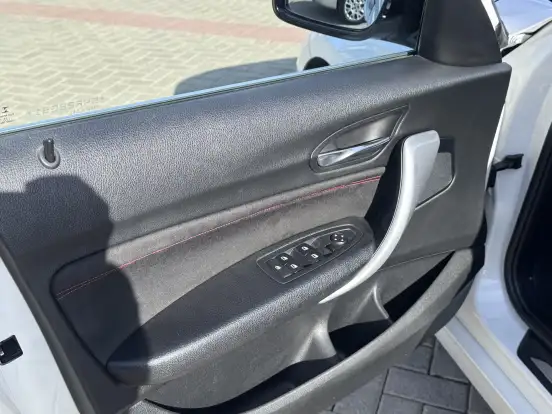 BMW-120i-2.0 16V SPORT ACTIVEFLEX 4P AUTOMÁTICO BMW-120i-2015