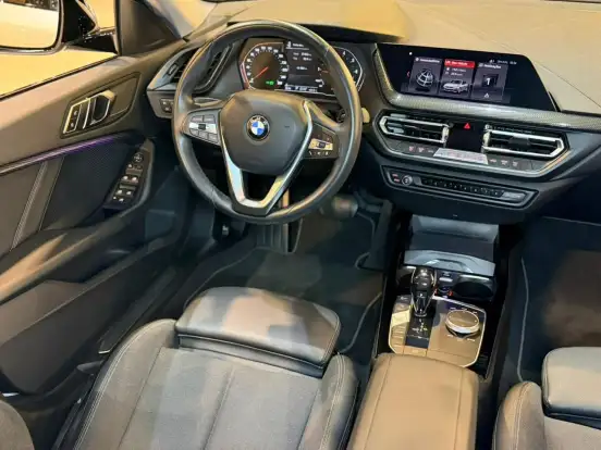 BMW-218i-2020