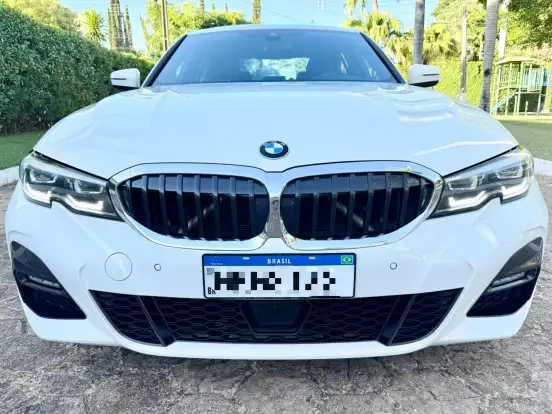 BMW-320i-2021