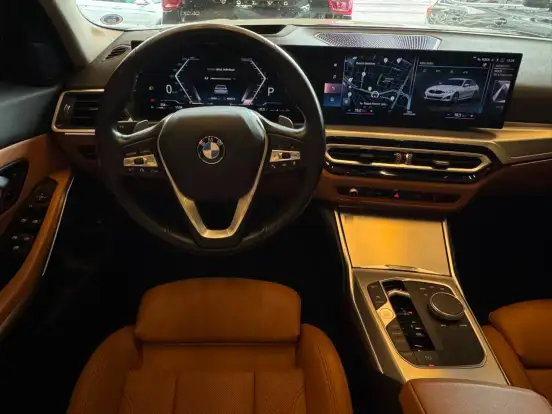 BMW-320i-2022