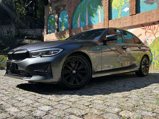 BMW-320i-2020