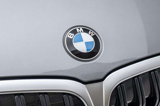 BMW-320i-2024