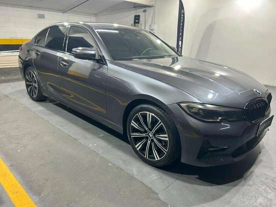 BMW-320i-2020
