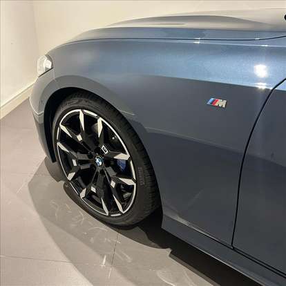 BMW-320i-2025