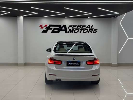 BMW-320i-2013
