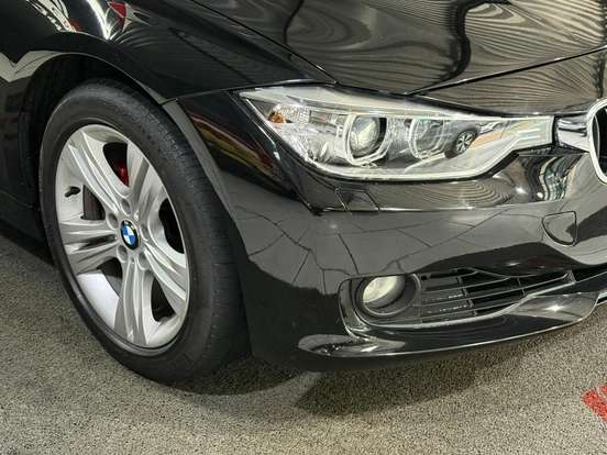 BMW-320i-2013