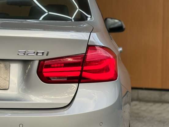 BMW-320i-2.0 M SPORT GP 16V TURBO ACTIVE FLEX 4P AUTOMÁTICO BMW-320i-2017