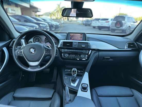 BMW-320i-2016