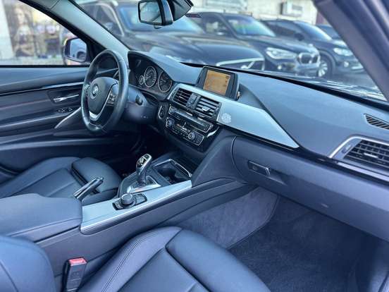 BMW-320i-2016