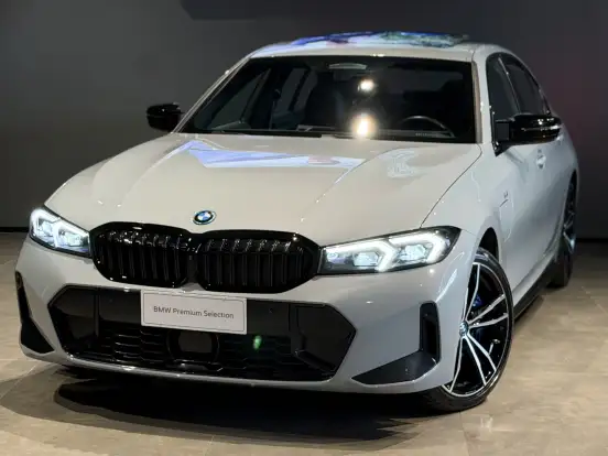 BMW-330e-2.0 16V TURBO HÍBRIDO M SPORT AUTOMÁTICO BMW-330e-2024