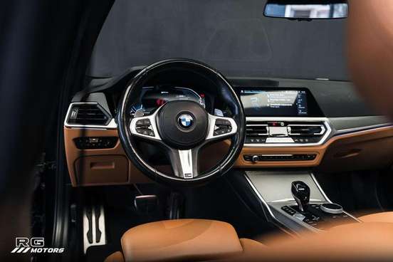 BMW-330e-2021