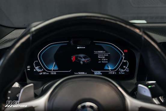 BMW-330e-2021