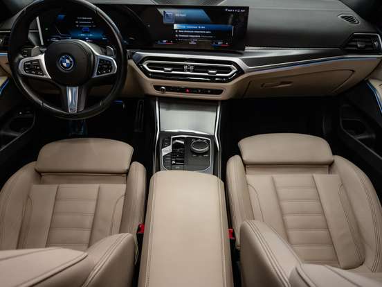BMW-330e-2023