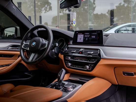 BMW-530i-2017