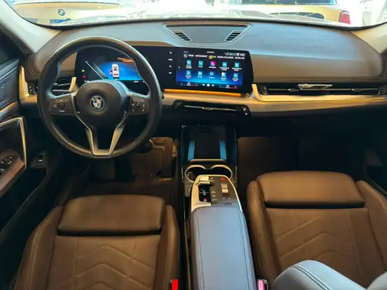 BMW-iX1-2023