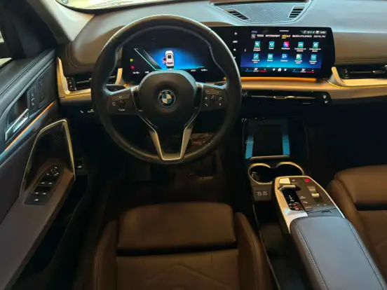 BMW-iX1-2023