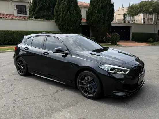 BMW-M 135i-2.0 16V TURBO GASOLINA XDRIVE DARK EDITION AUTOMÁTICO BMW-M 135i-2021