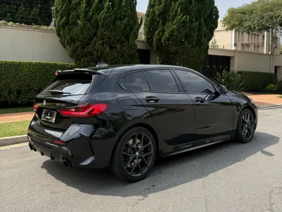BMW-M 135i-2.0 16V TURBO GASOLINA XDRIVE DARK EDITION AUTOMÁTICO BMW-M 135i-2021